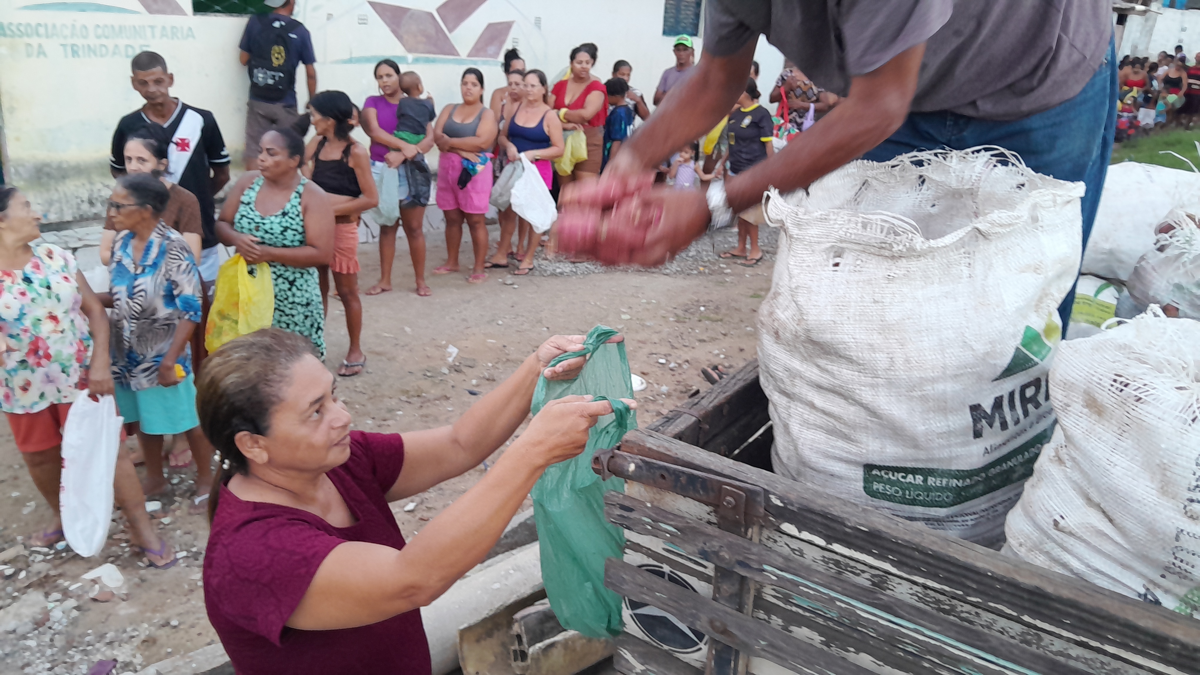 Associação Beneficente Caminho da Esperança Realiza Doação de Alimentos para Comunidade e Hospitais